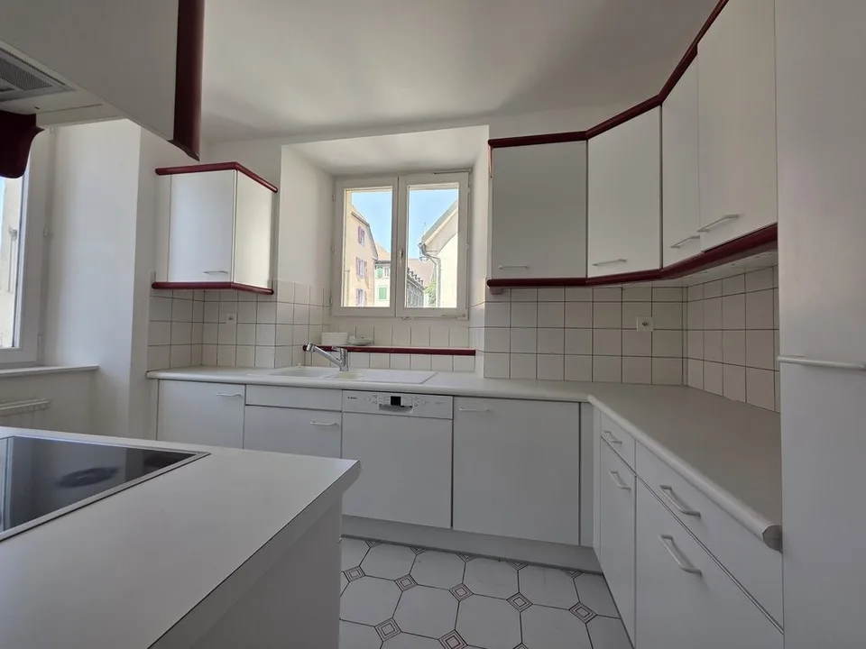 SPACIEUX 4 PIECES DE 110 M2