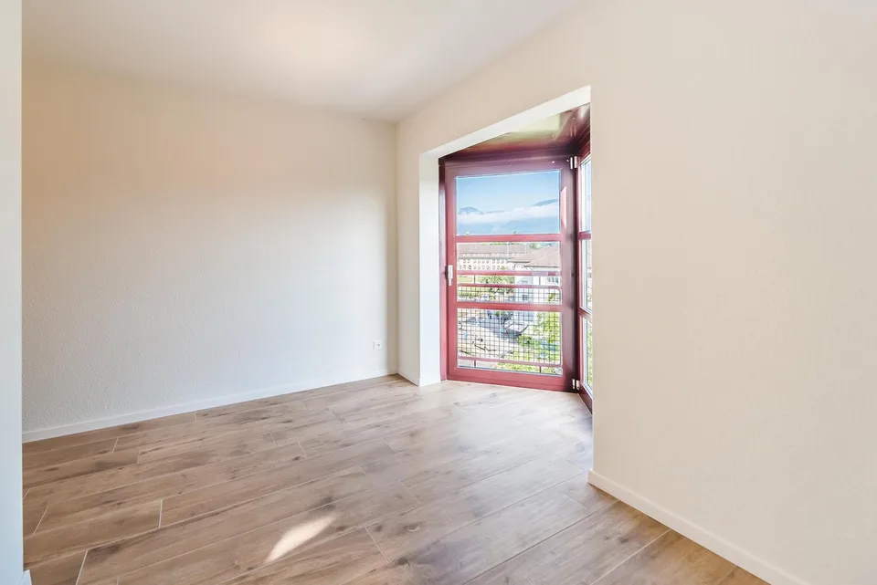 Luxuriöse 4.5-Zimmer-Wohnung für Familien in Toplage mit Ausblick,  Coop im Haus.