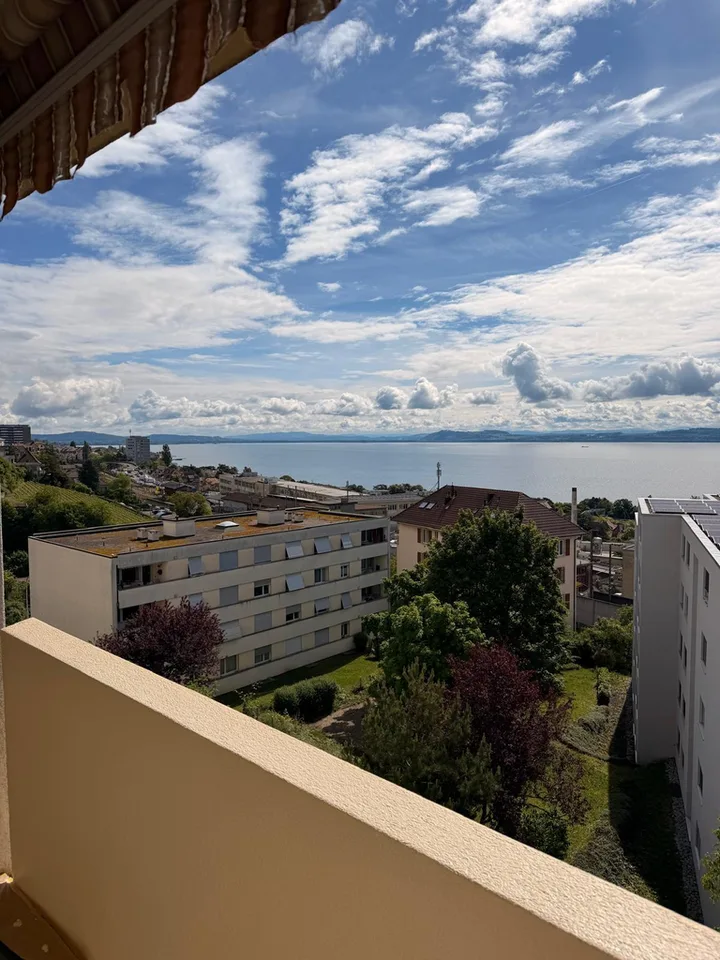 A louer superbe appartement de 3 pièces avec vue à Neuchâtel