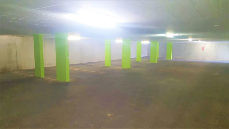 Tiefgarage-Parkplatz - Auto/Motorrad/Oldtimer/Bus