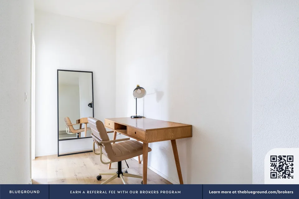 Blueground ID243, Seebach