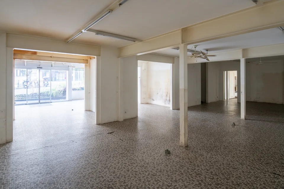 Magnifique grand local de 140 m2 à louer
