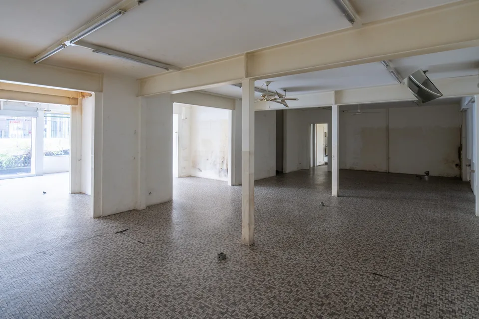 Magnifique grand local de 140 m2 à louer