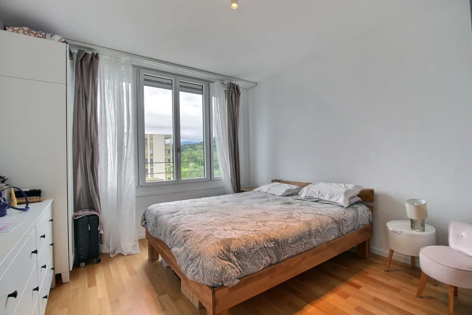 Prächtige 3.5-Zimmer-Wohnung im 5. Stock in Marly zur Miete!