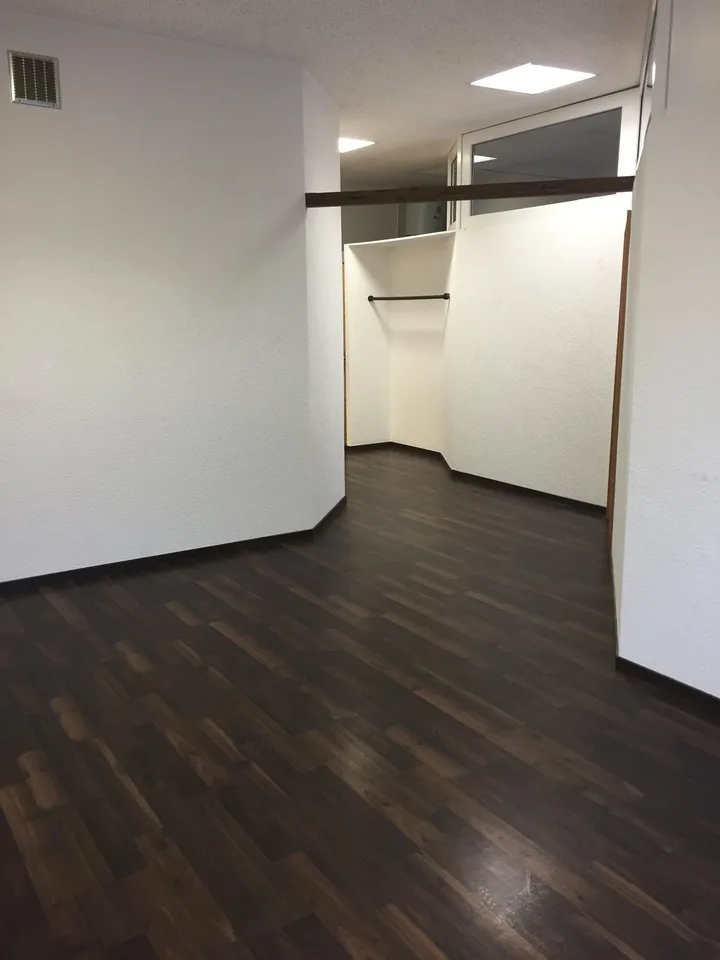 Surface administrative de 74m2 à Marly !
