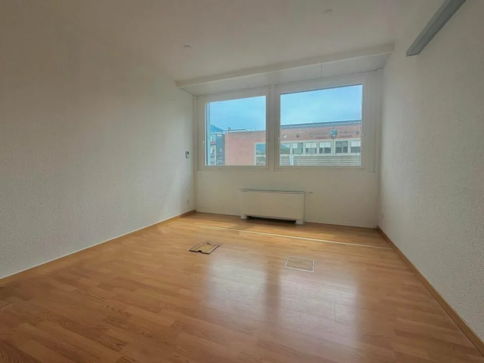 LUGANO · MODERNES BÜRO MIT KÜCHE UND BEHINDERTENWC · VERFÜGBAR AB SOFORT – Foto 8 von 12