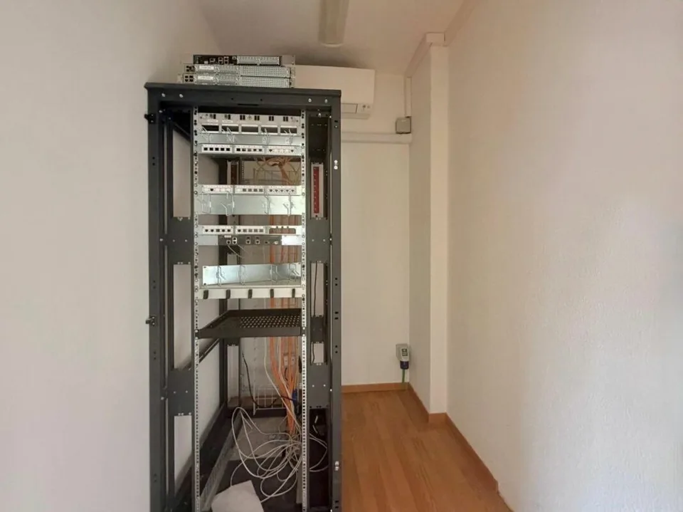 LUGANO · MODERNES BÜRO MIT KÜCHE UND BEHINDERTENWC · VERFÜGBAR AB SOFORT – Foto 12 von 12