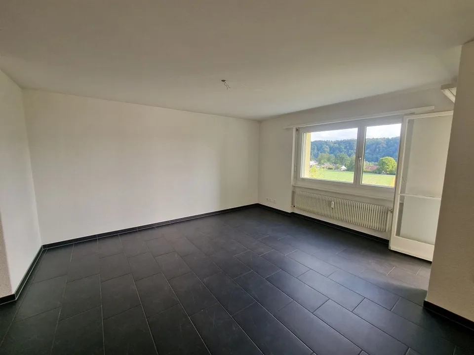 helle 3 1/2- Zimmerwohnung 1. Stock rechts