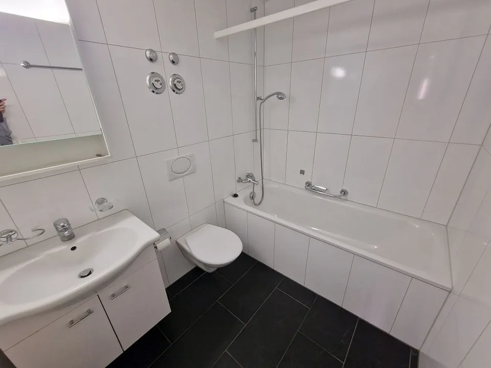 Appartement lumineux 3 1/2 pièces au 1er étage à droite