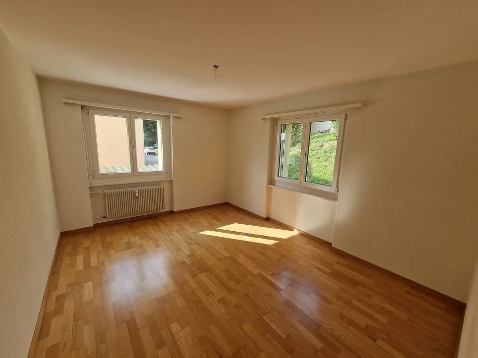 helle 3 1/2- Zimmerwohnung 1. Stock rechts