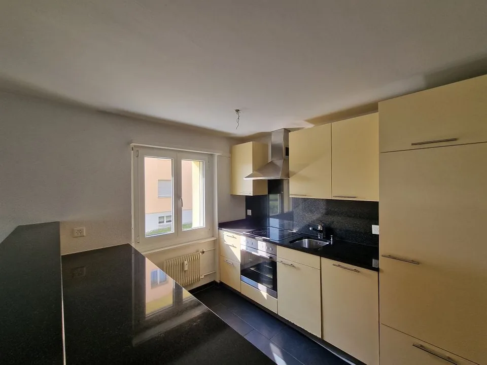 helle 3 1/2- Zimmerwohnung 1. Stock rechts