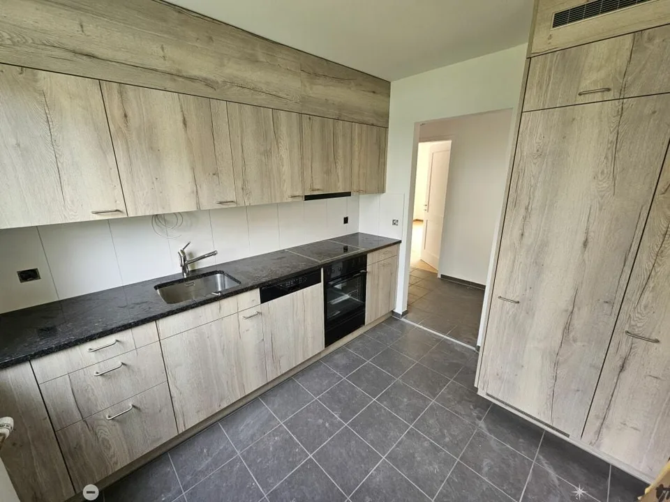 Schöne Genossenschaftswohnungen mit Balkon zu vermieten / Joli appartement d'une coopérative avec balcon à louer