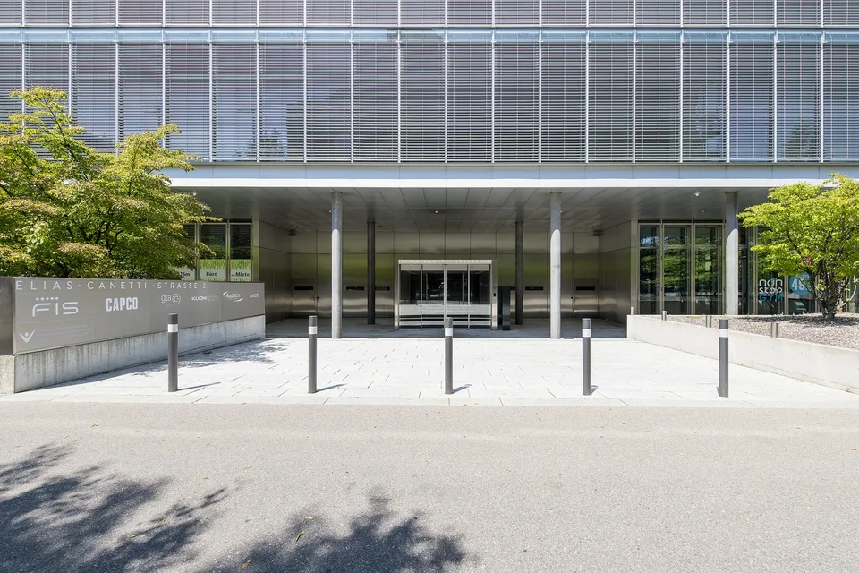 Spazio ufficio attraente al 3° piano in una posizione ben collegata a Zurigo Oerlikon