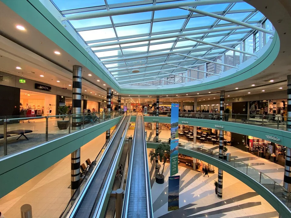 Surfaces commerciales flexibles (45450 m²) au Pilatusmarkt Kriens