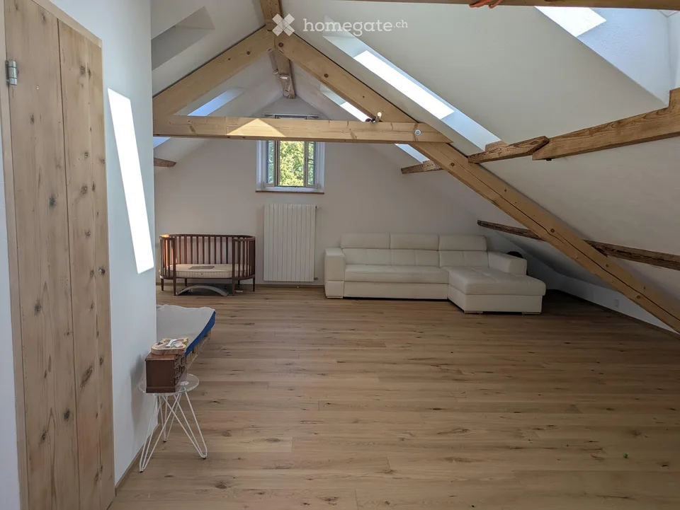 Incantevole appartamento maisonette 4.5 locali a Hinwil – disponibile immediatamente!