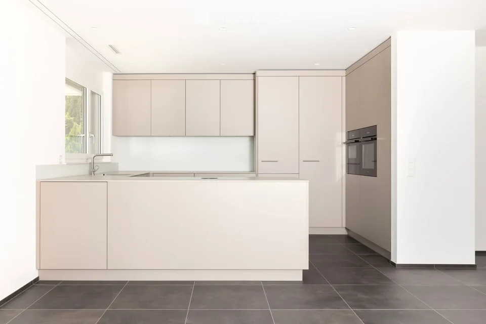 Moderne 3.5-Zimmer-Neubauwohnung im Grünen mit Seesicht