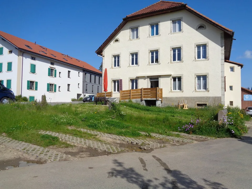 Appartamento di 3.5 locali vicino al centro del villaggio