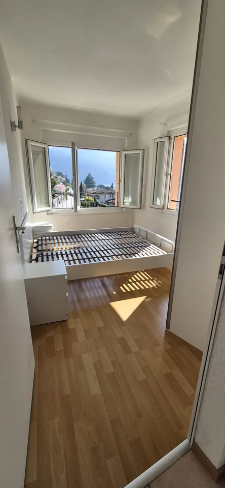 Charming 2.5-room apartment with lake view in Morcote furnished