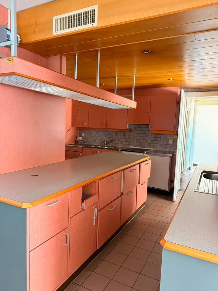 Einzigartige Gelegenheit in Vallorbe: Bäckerei mit Tea-Room, Labor und Apartment.