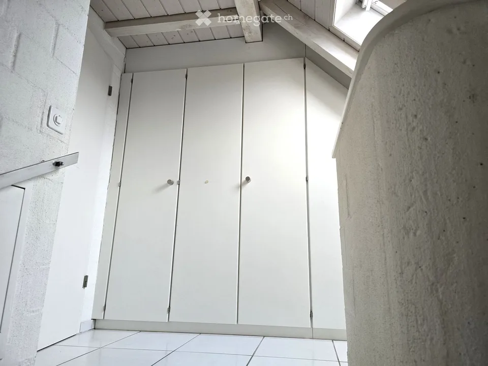 Charmant appartement attique avec galerie et vue panoramique sur le Jura