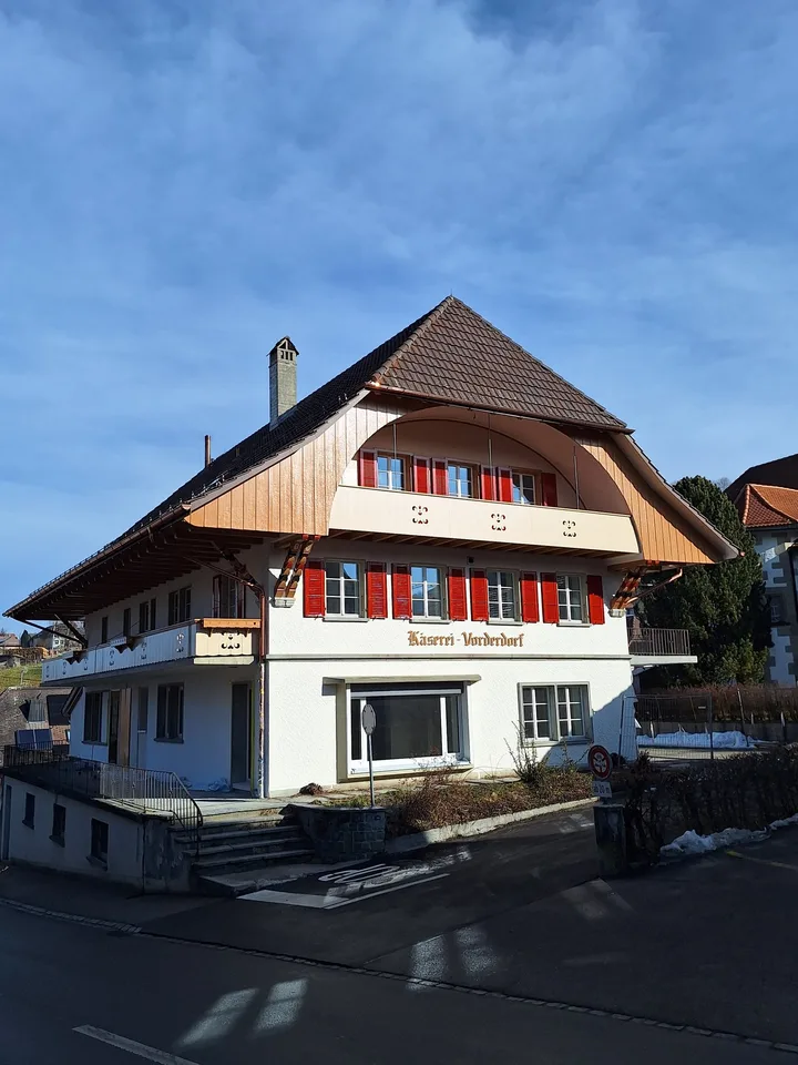 Helle 4.5 Zi Wohnung in Eriswil mit gedecktem Parkplatz