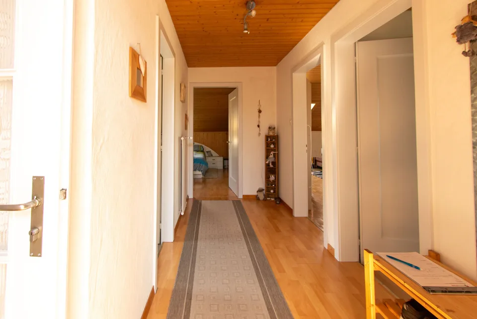 Charmante 3.5-Zimmer-Wohnung mit Seesicht in Meyriez