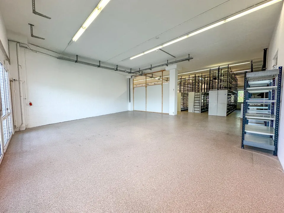 Lagerflächen mit integriertem Büro