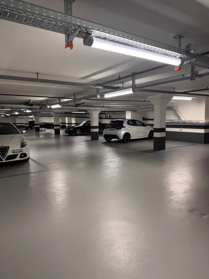Autoeinstellplatz direkt beim Bahnhof Oerlikon
