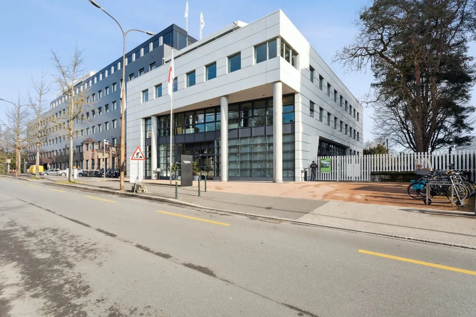 Bâtiment indépendant à louer avec services au sein dun campus, quartier des nations à Genève.