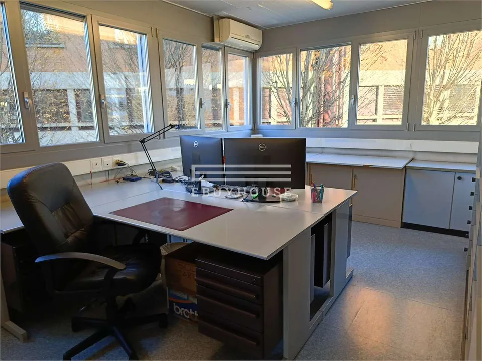 Espace de coworking administratif à Pambio Noranco
