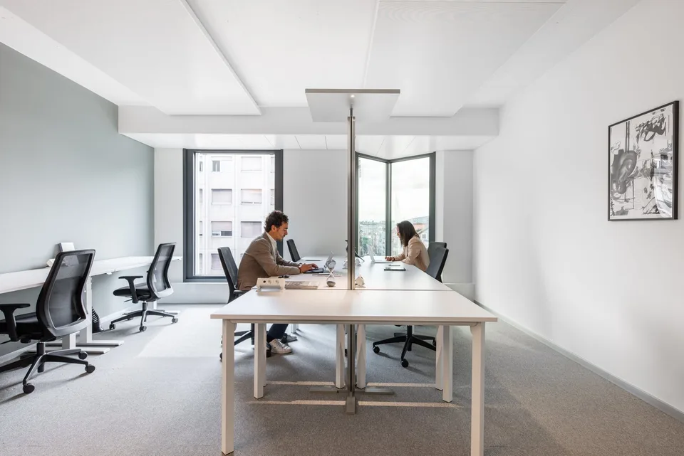 Custom office for 3 people at Spaces Main Station