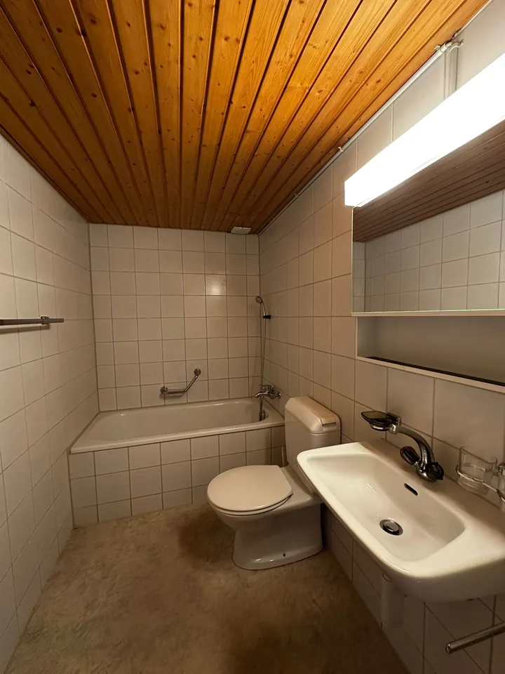 Schönes 2.5-Zimmer-Wohnung im Zentrum von Saint-Imier – Foto 9 von 12