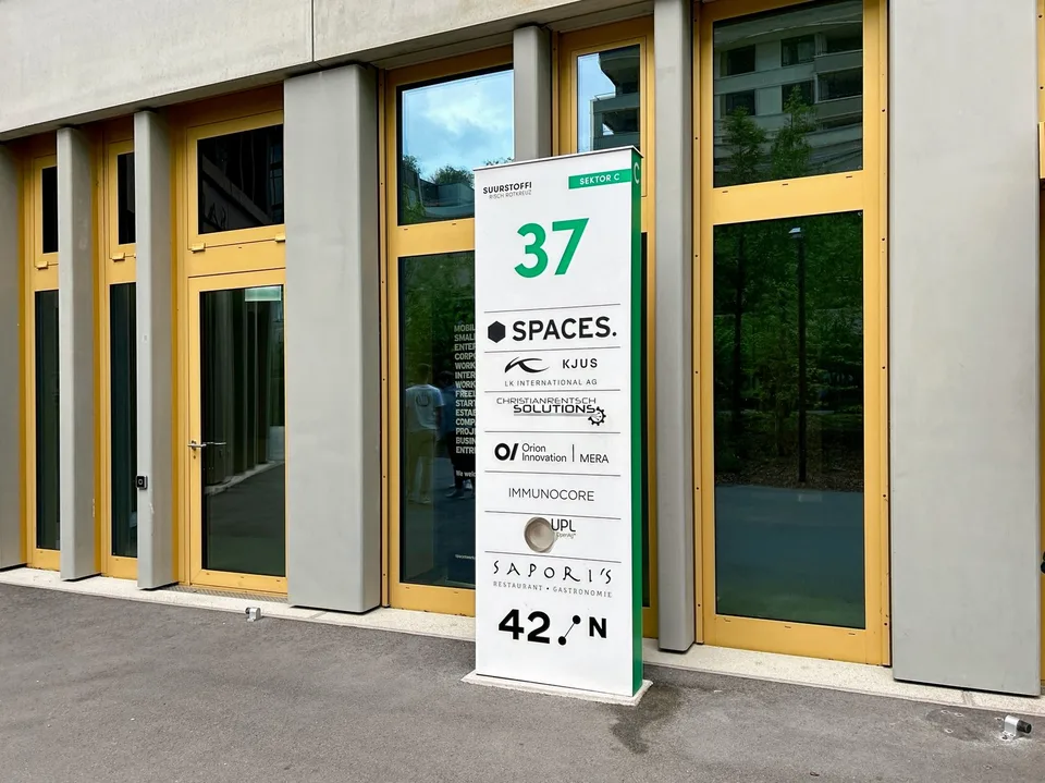 Office spaces for 5 in Spaces Suurstoffi