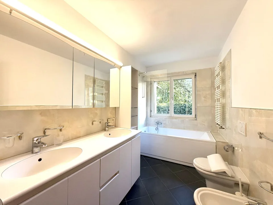 Wohnung mit 5 Zimmern, Garten und Seeblick in Morcote – Foto 11 von 12