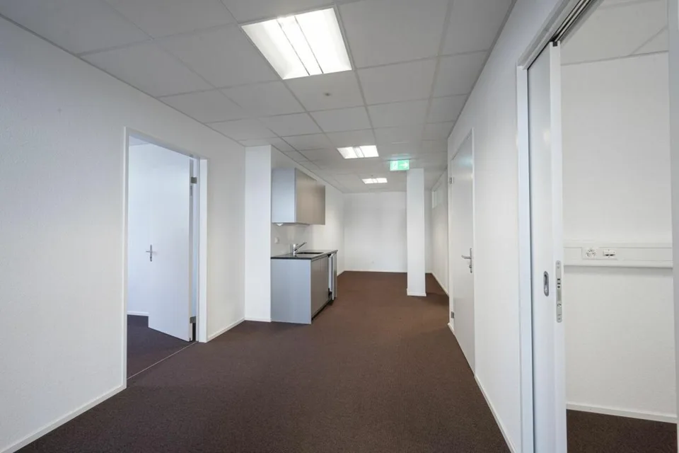 Working at the ZIK area - modern office space – photo 6 of 8