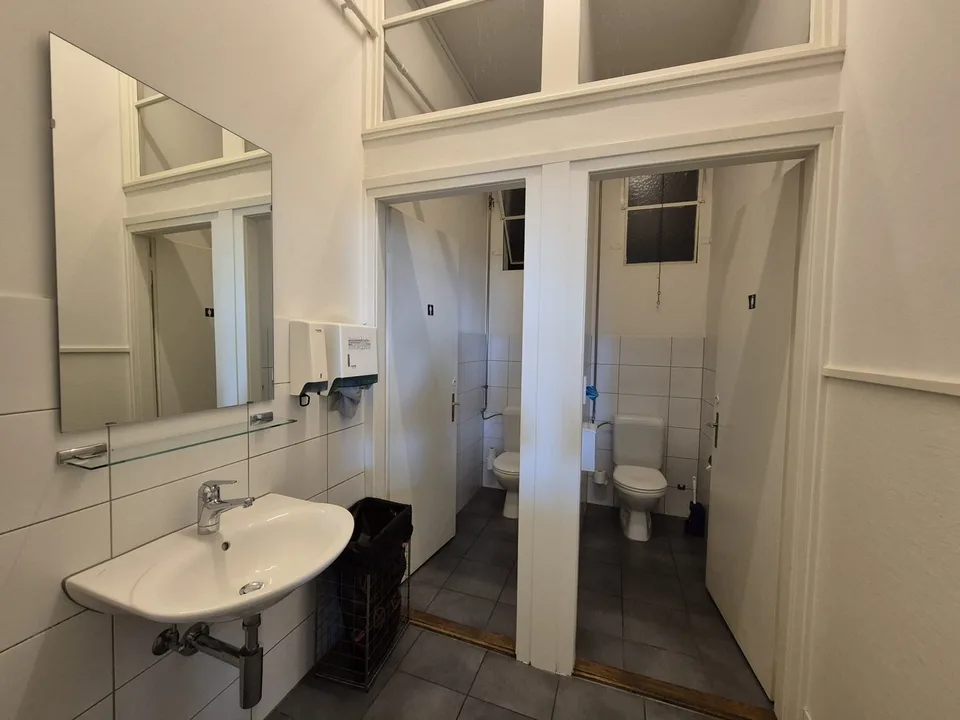Vos nouveaux locaux commerciaux au centre de la gare de Biglen – photo 9 sur 11