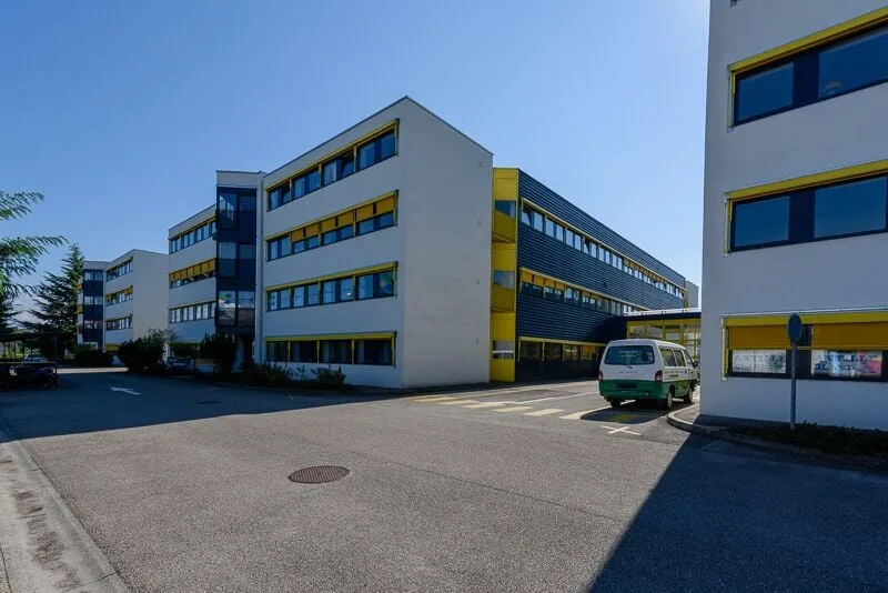Très agréable bureau aux Avouillons