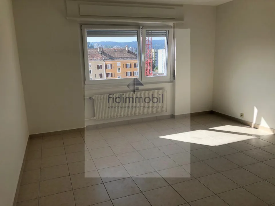 Ampio appartamento di 4 locali, Tuilerie 20, La Chaux-de-Fonds – foto 6 di 7
