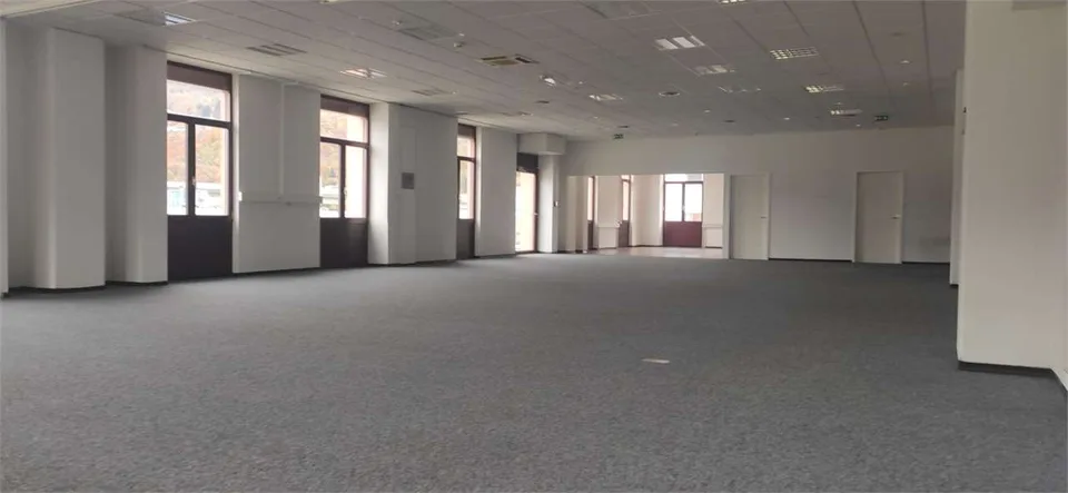 Miete Gewerbefläche 327 m²