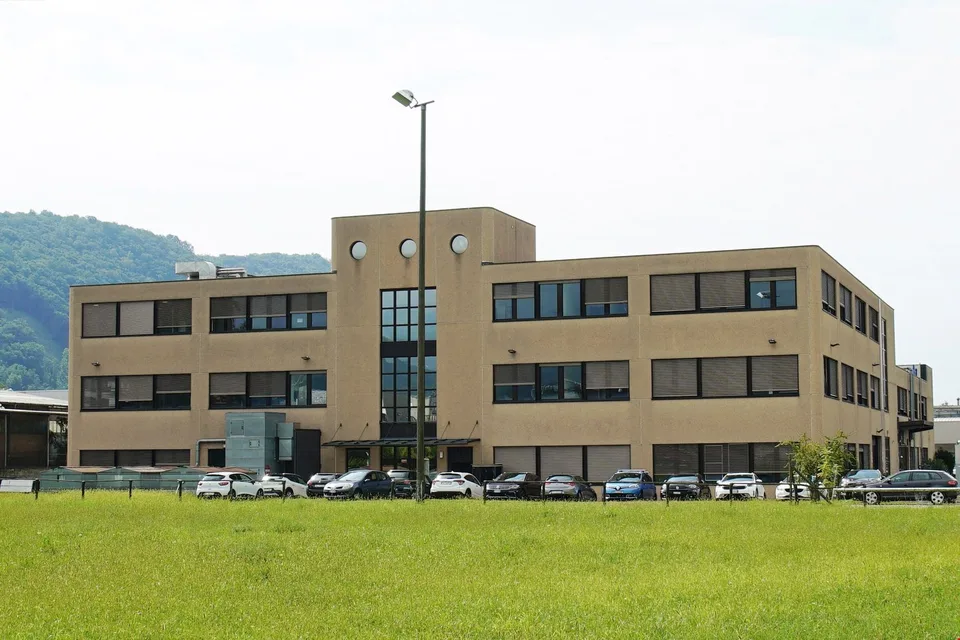 BIOGGIO - Büros, Labors zu vermieten - 1'000-3'300 m²