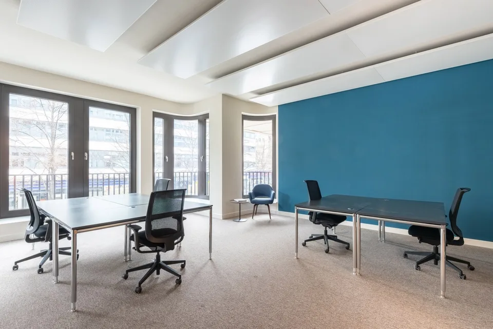 Privater Büroraum für 15 in Signature Downtown