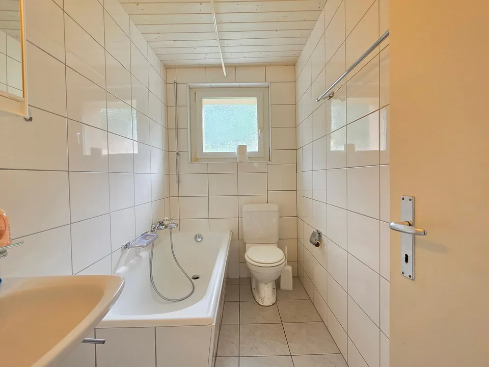 Appartement lumineux de 3,5 pièces avec balcon - disponible immédiatement – photo 16 sur 21