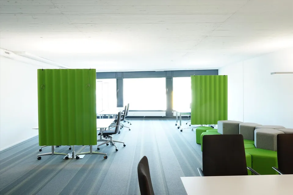 Mehr Raum für Ihre Ideen Modernes Büro mit Weitblick – Foto 6 von 9