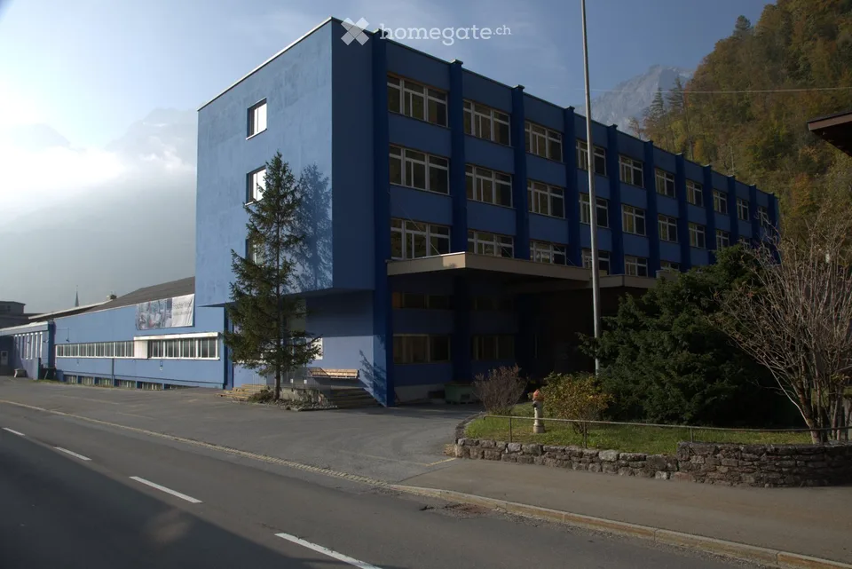 Gewerberäume 2.OG in Schwanden GL mit Bergblick als Werkstatt mit Büro und/oder Lagerraum