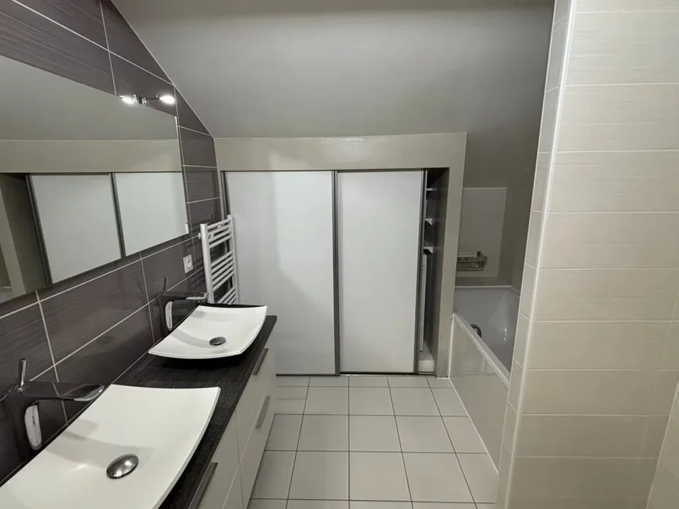 Zu vermieten? 4 möblierte Zimmer - Terrasse - Blick auf Salève - Bossey - 15 Minuten von Genf