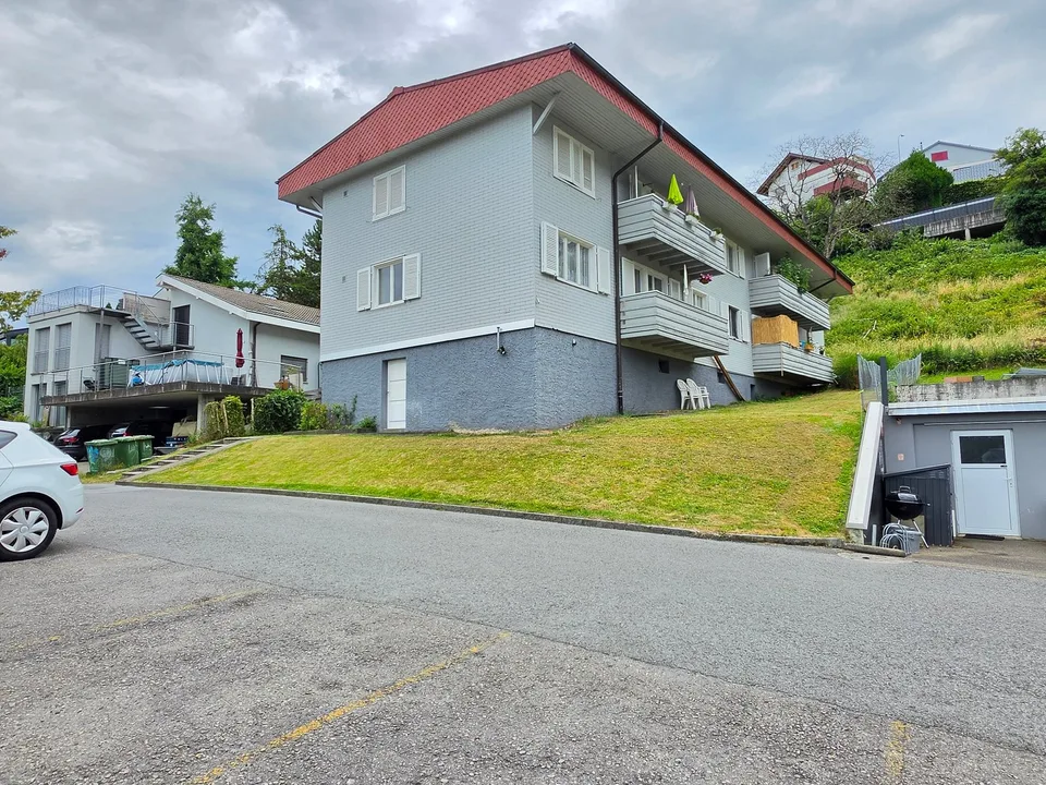 Helle, gutgepflegte 4.5-Zimmer-Wohnung mit Balkon!