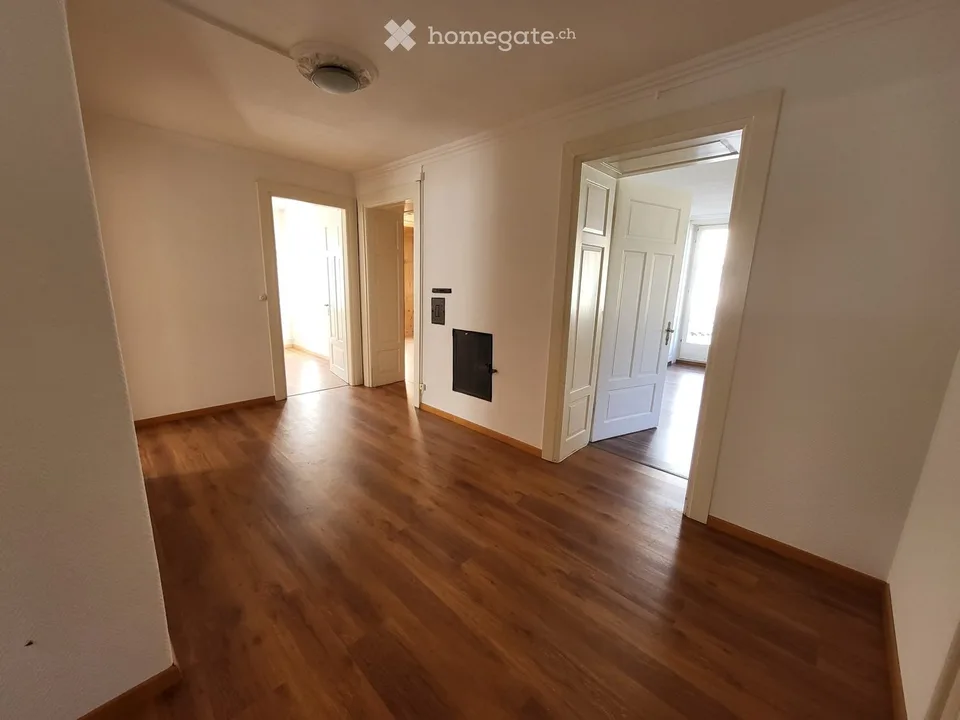Helle 4.5-Zimmer-Wohnung im Zentrum von Trun