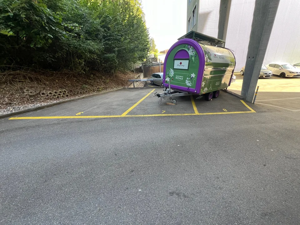 Places de parking dans la zone industrielle de Bergdietikon