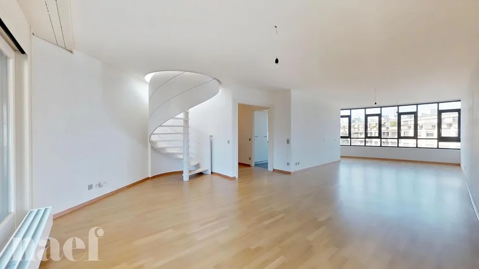 Schönes Duplex in Carouge an der Rue des Caroubiers 15