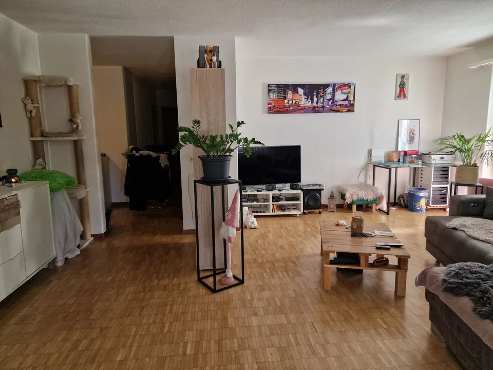 Charmante 4.5-Zimmer-Erdgeschosswohnung mit Balkon in Orpund